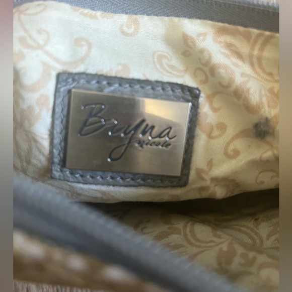 Bryna Nicole crossbody bag - Picture 5 of 10